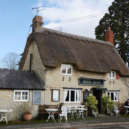 The Old School Bed and Breakfast Bicester Eksteriør billede