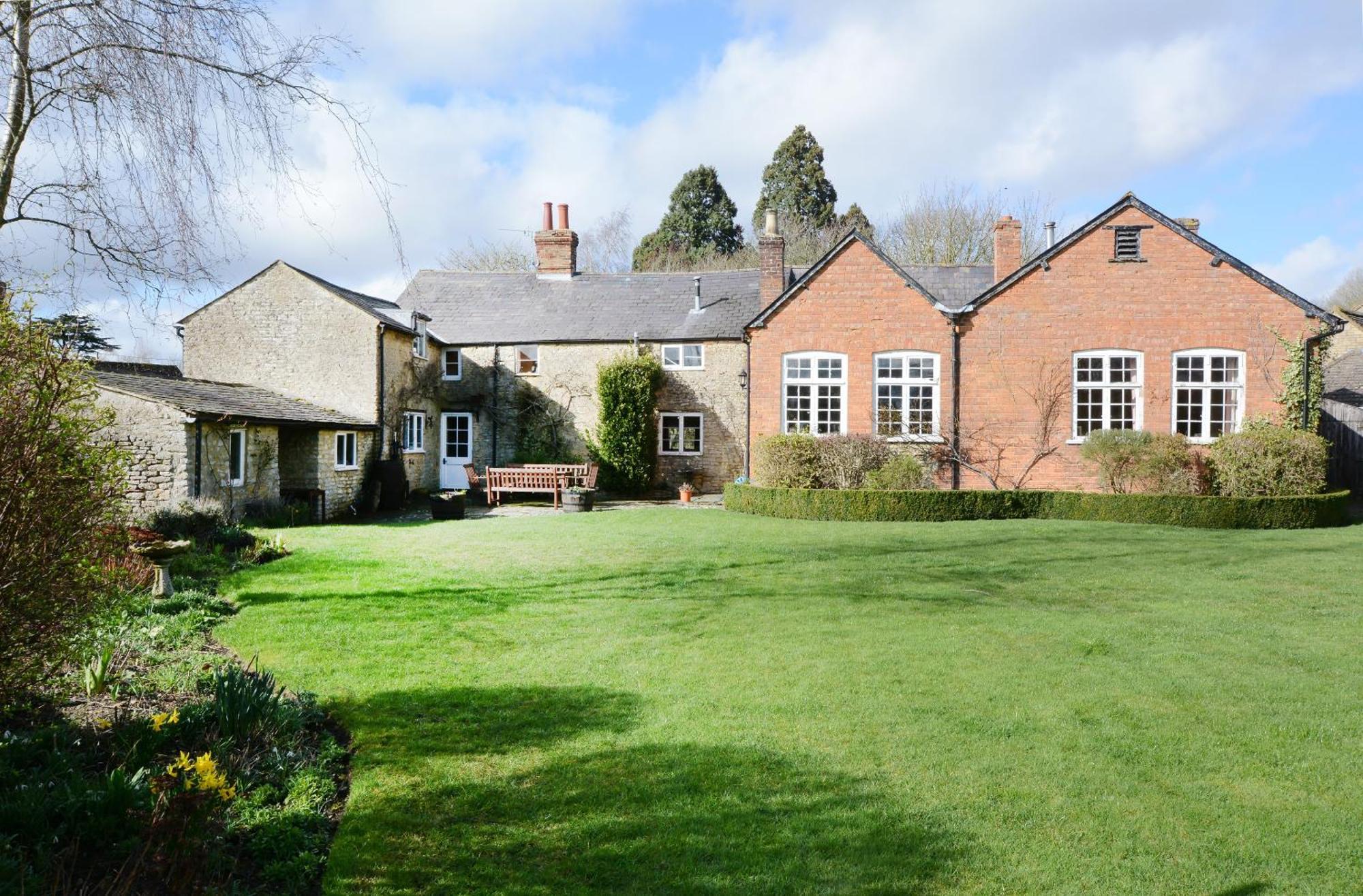 The Old School Bed and Breakfast Bicester Eksteriør billede